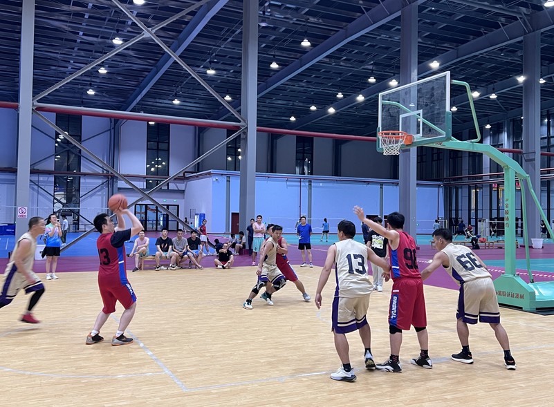 KY开元·(中国)集团公司开展第一届职工体育运动会篮球比赛